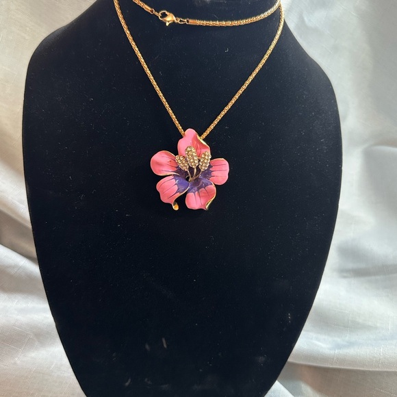 Lily Pendant - Picture 2 of 3